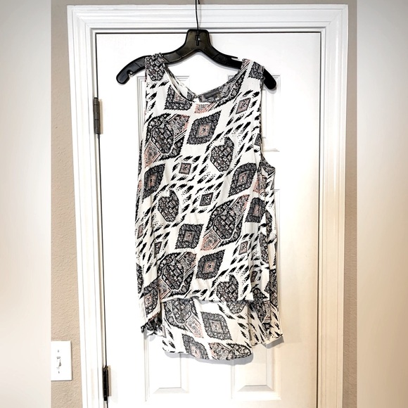 Vince Camuto Tops - Vince Camuto